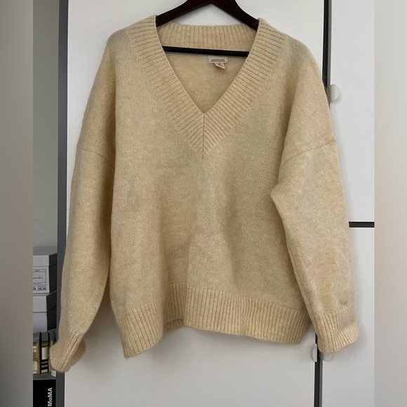 H&M Sweaters - H&M oversized sweater, size M, soft buttery color, mohair and wool blend